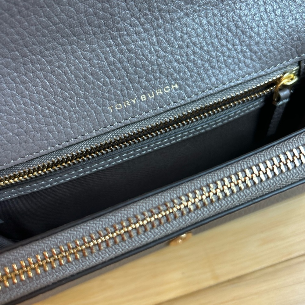 Tory Burch Leather McGraw Flat Wallet Crossbody Clutch - Picture 6 of 15